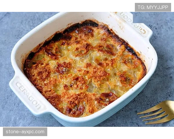 贝林厄姆家冰箱里塞满蛋白粉,连饮料都是算好卡路里的 贝林厄姆家冰箱里塞满蛋白粉,连饮料都是算好卡路里的