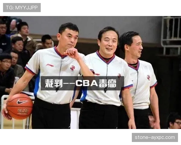 进攻犯规的判定标准及裁判关键判罚规则解析